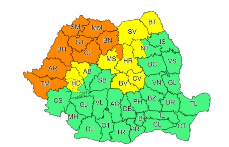 Cod portocaliu de vijelii și ploi torențiale în vestul țării