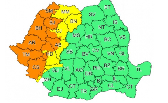 Cod portocaliu de vijelii și averse torențiale în vestul țării