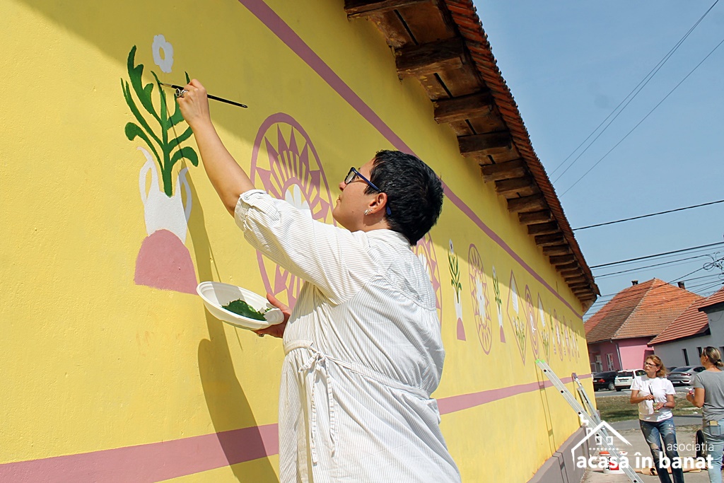 Sute de voluntari s-au înscris la noua ediție Color the Village de la Valeapai