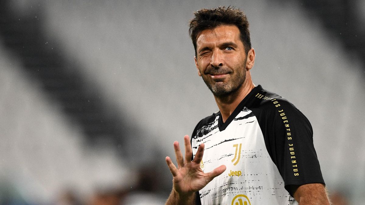 Gigi Buffon a bifat meciul 650 în Serie A