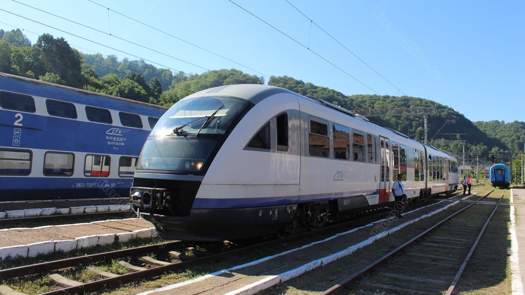 Trenurile de pe ruta rad – Gurahonţ – Ineu – Arad au început să circule de astăzi