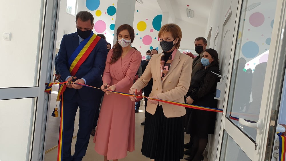 Grădiniţa ‘Regina-Mamă Elena’, inaugurată la Săvârşin în prezenţa Custodelui Coroanei