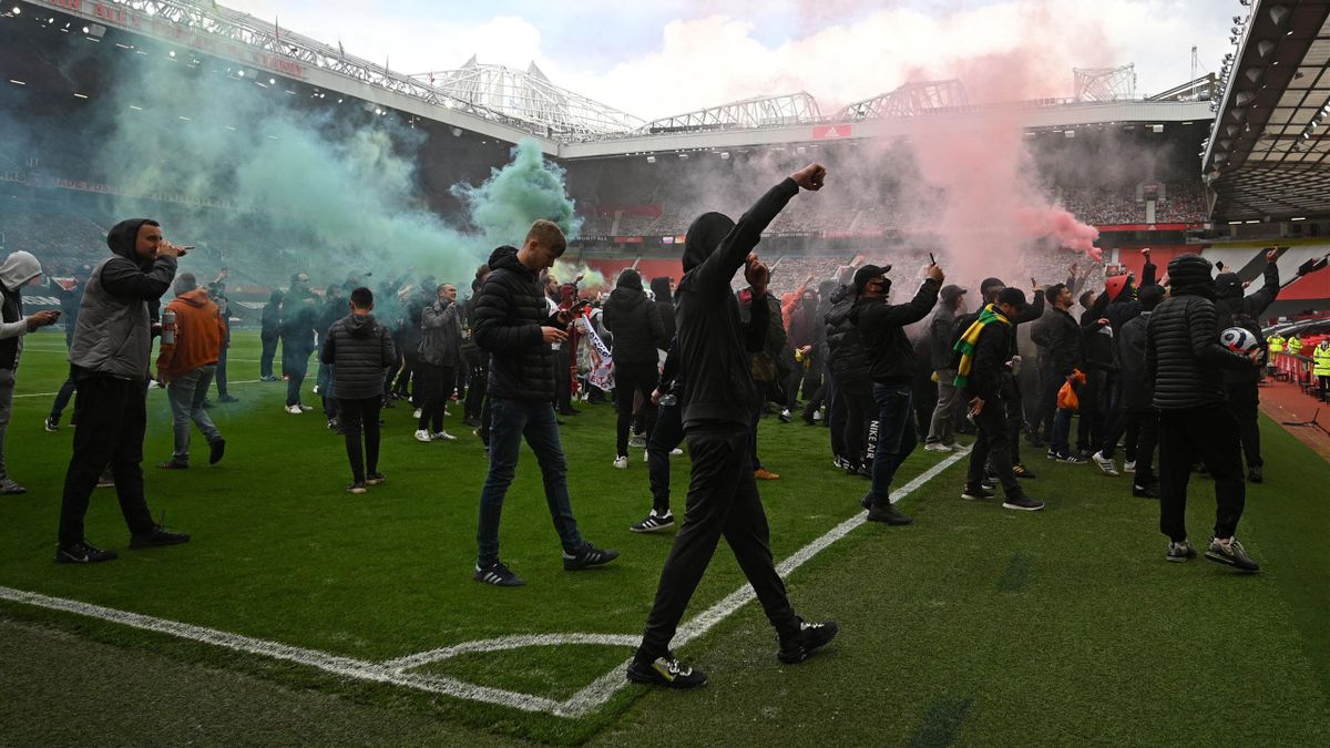 Derby-ul Manchester United – Liverpool, amânat de revolta fanilor