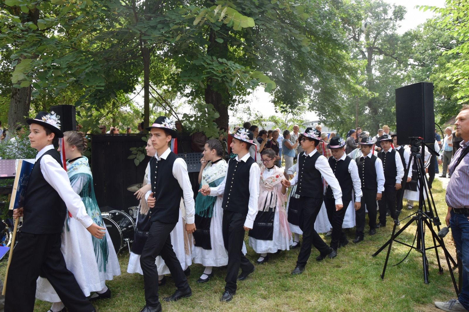 Festivalul Etniilor, acces doar pe bază de vaccin, test negativ sau dovada trecerii prin boală. Centru de vaccinare la Muzeul Satului