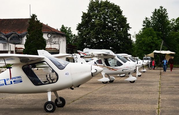 Cursuri fără taxă de școlarizare la Liceul de aviație din Caransebeș