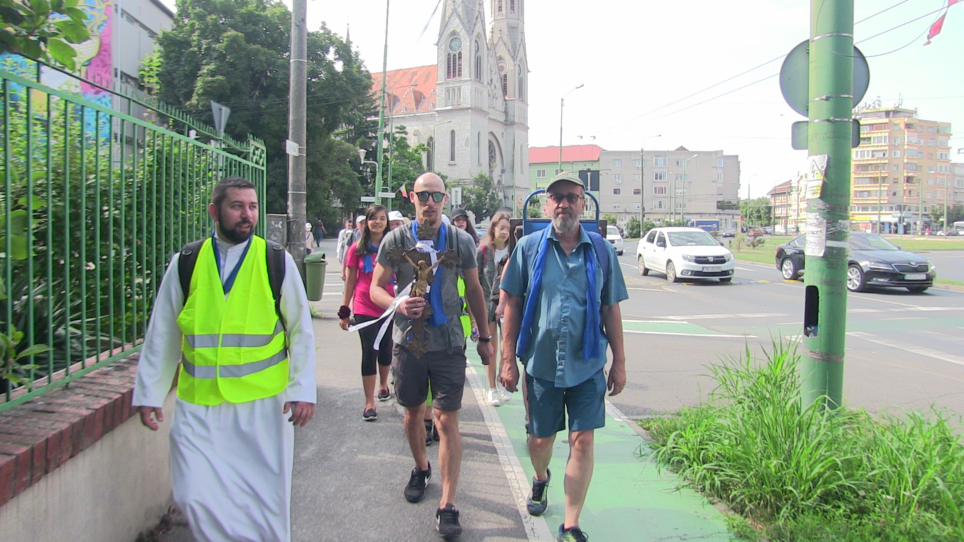 Un grup de pelerini din Timișoara a pornit pe jos spre Basilica Papală Maria Radna