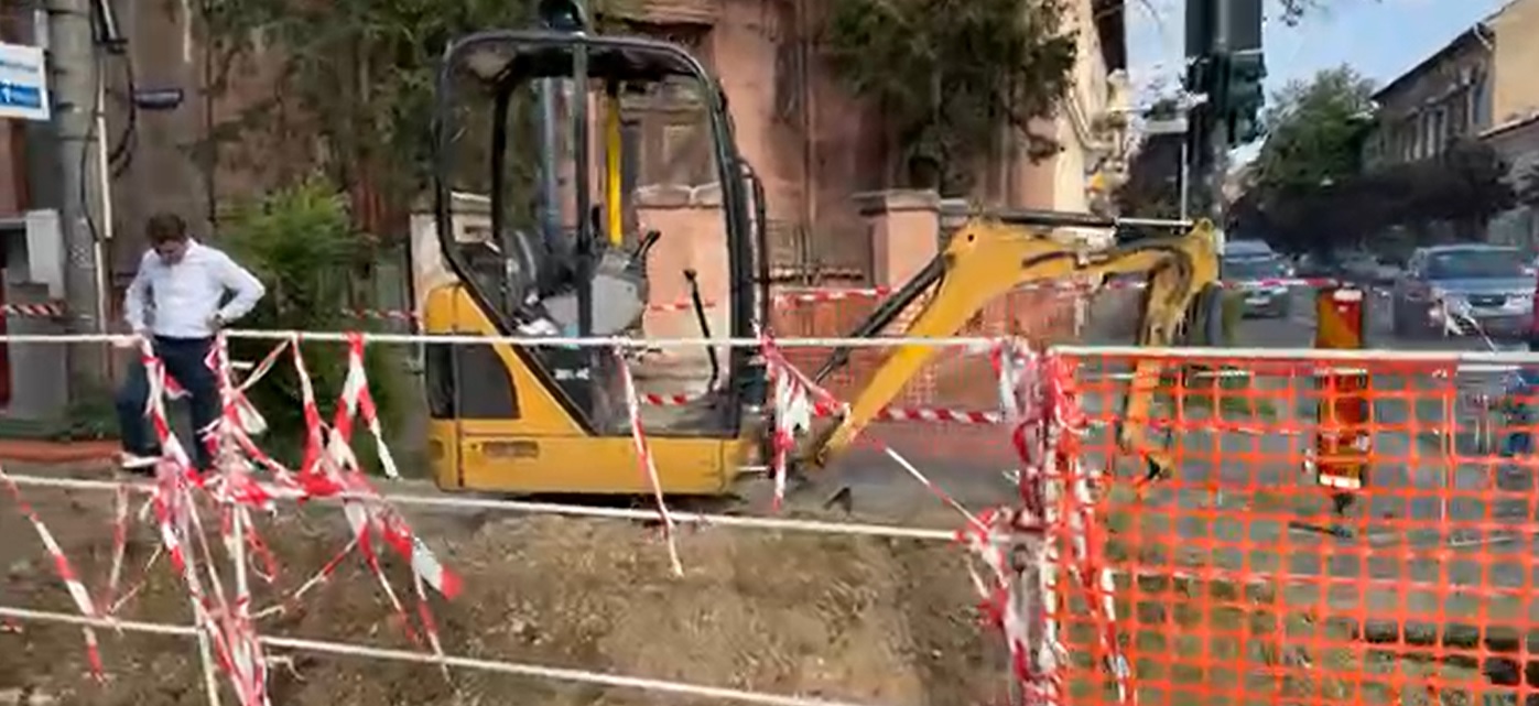 Străzile sparte pentru lucrări la rețeaua de gaz din Arad, refăcute de constructor