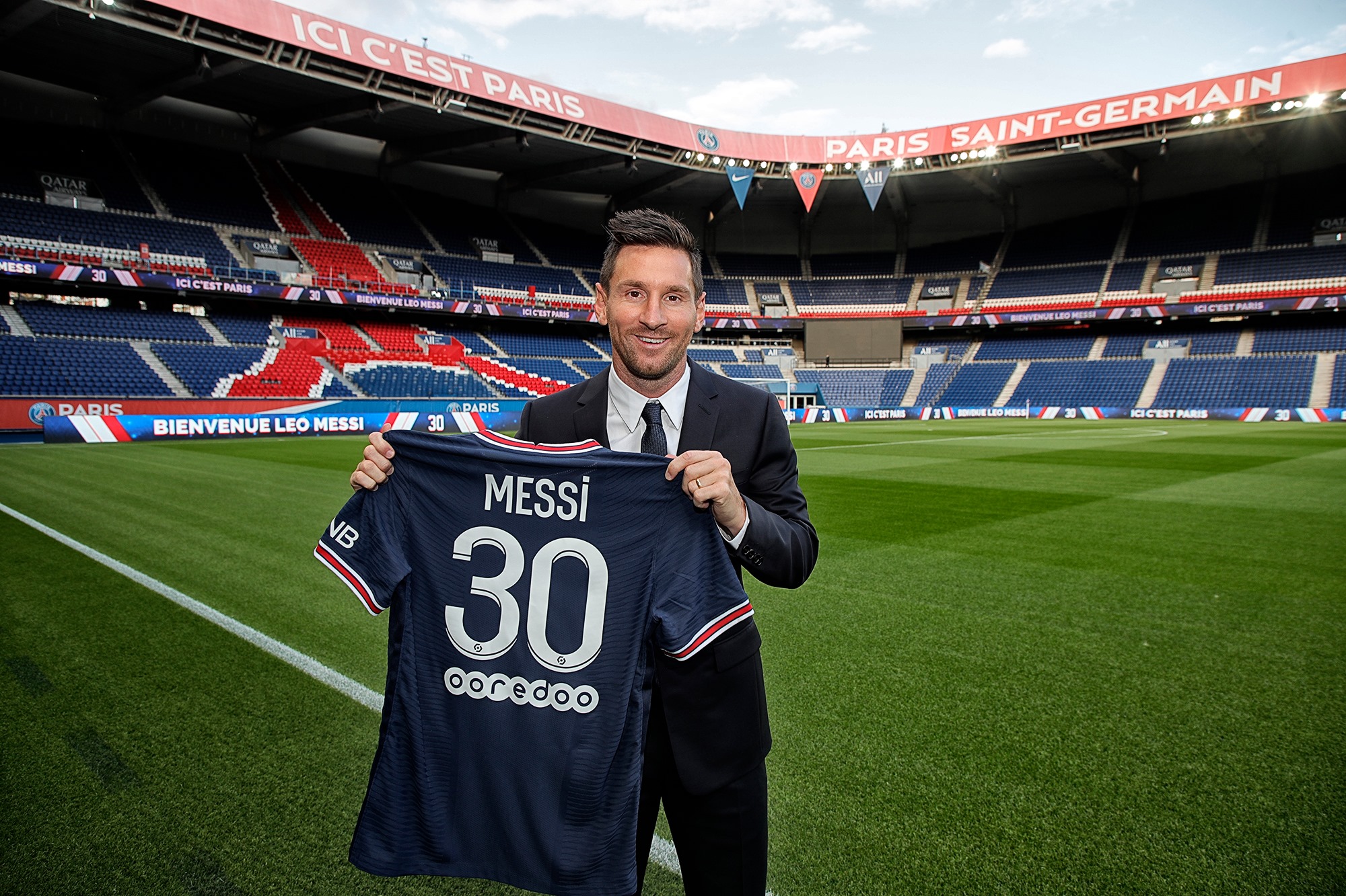 Messi va fi prezentat astăzi oficial la PSG! Argentinianul va purta numărul 30 la vicecampioana Franței