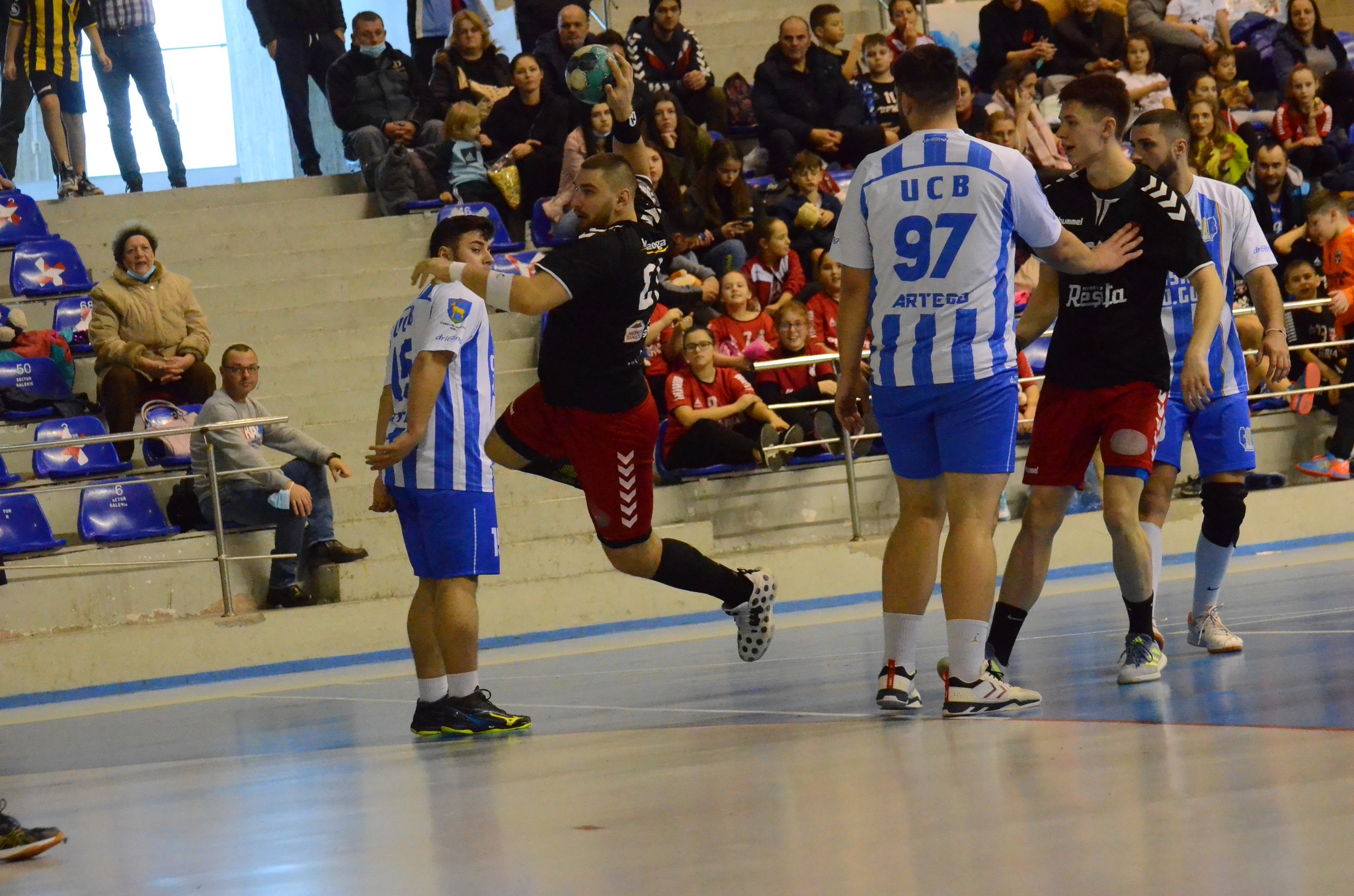 AUDIO | CSM Oradea şi CSM Reşiţa, în play-off-ul seriei C a Diviziei A de handbal masculin