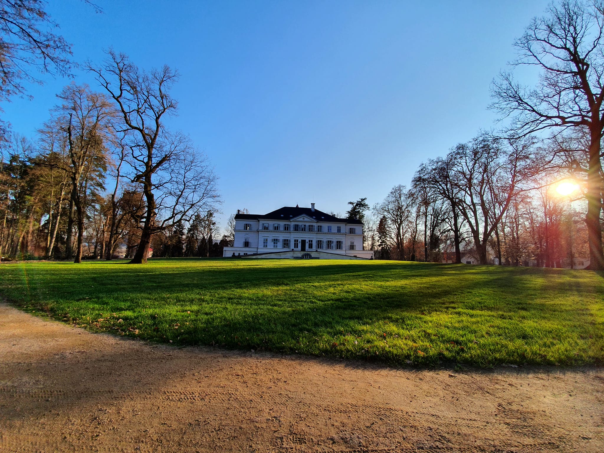 Parcul Regal de la Săvârșin s-a închis pentru lucrări de întreținere