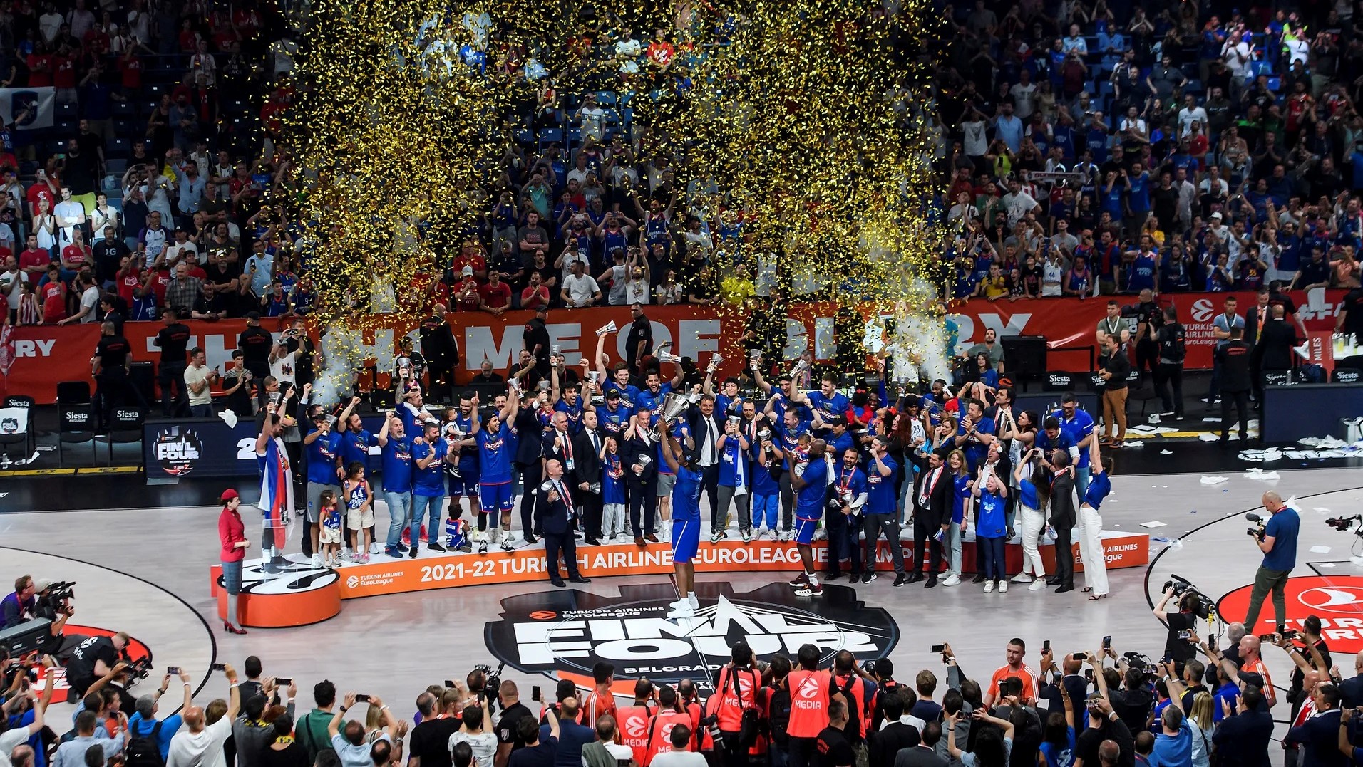 Anadolu Efes Istanbul, campioană a Euroligii pentru al doilea an consecutiv