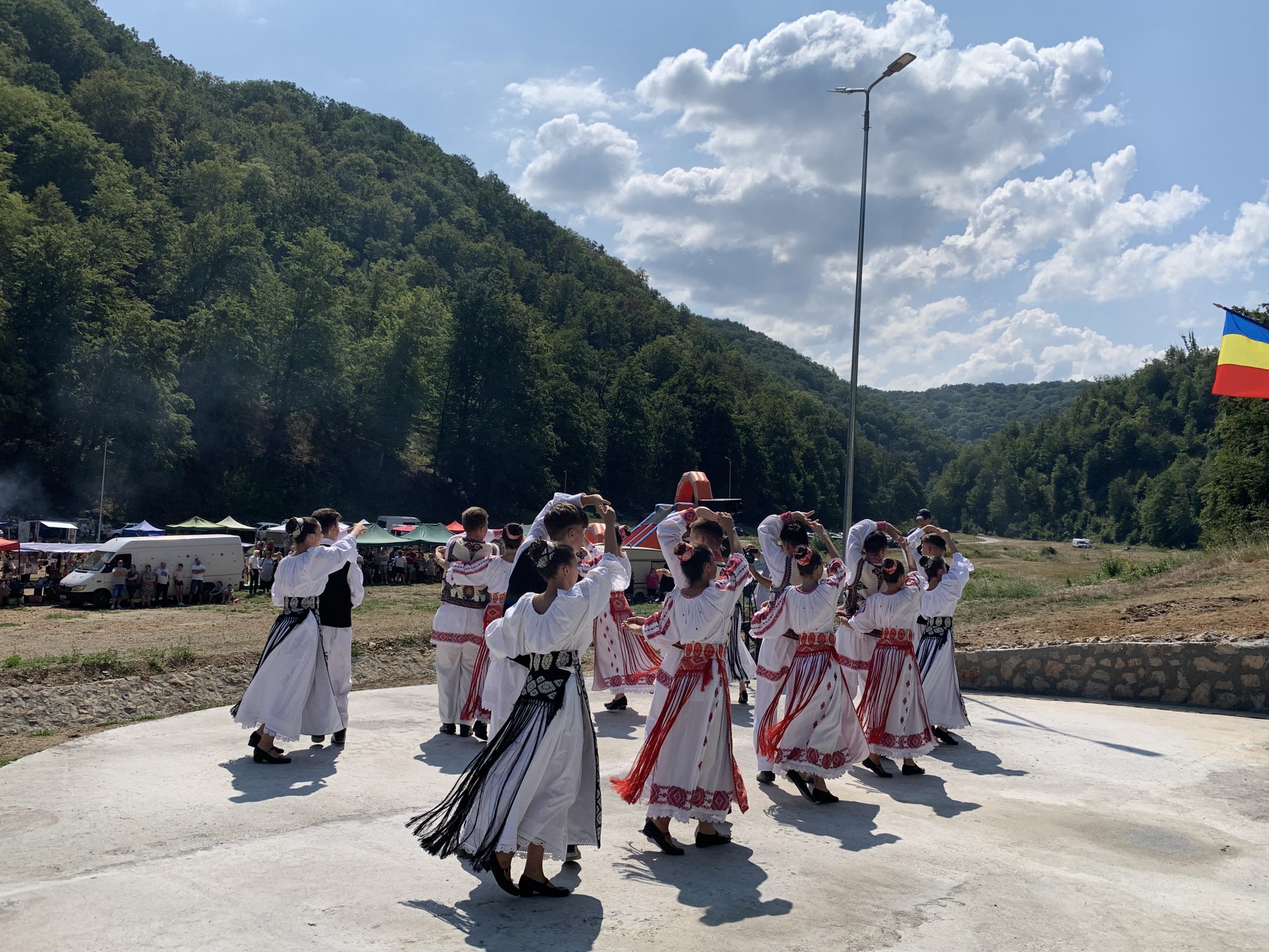 FOTO/ Valea Fărășești în sărbătoare la Nedeia românilor de pretutindeni