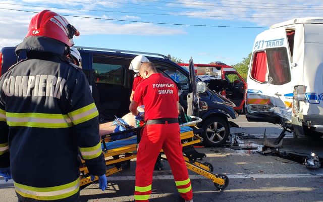 Accident rutier soldat cu 12 victime în Arad