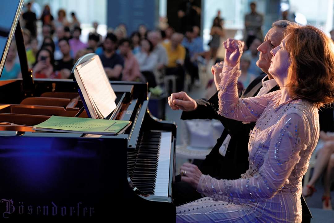 DUO MIHĂILESCU în recital, la Filarmonica „Banatul”