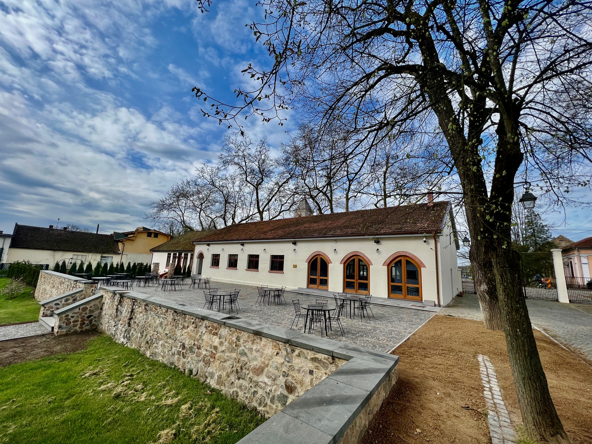 Casa Ceaiului, ultima clădire restaurată la Domeniul Regal Săvârşin, se deschide publicului