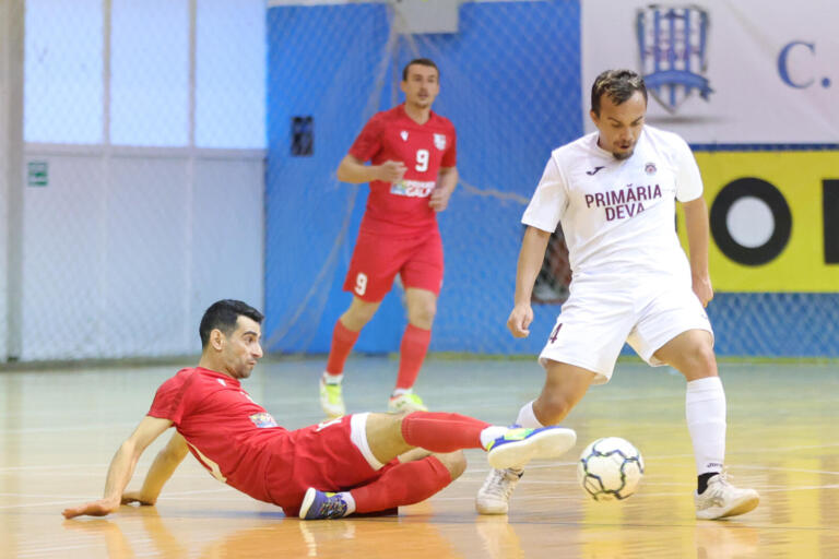 Autobergamo Deva, pas apăsat spre semifinalele Ligii I de fotbal în sală