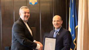 Distincție oferită de Ambasada Israelului președintelui director general al Radio România