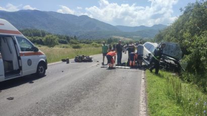 Doi motociclişti din Ungaria decedaţi şi un al treilea rănit, într-un accident grav pe DN 68