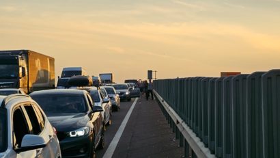 Aglomerație de autoturisme la vămile din vestul țării