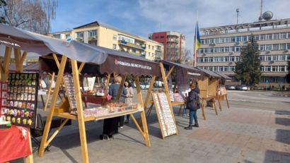 Praful de ceramică, vedeta târgului de mărţişoare din Deva