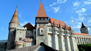 Castelul Corvinilor s-a calificat din nou în competiţia “Destinaţia Anului”