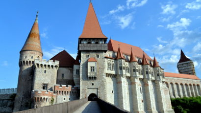 Reprezentanți ai ONU și UE, la conferința pe teme de tineret și familie de la Castelul Corvinilor