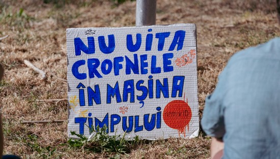 Remix ID prezintă spectacolul „Nu uita crofnele în mașina timpului”