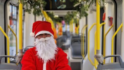 Tramvaiul lui Moș Crăciun circulă în Timișoara