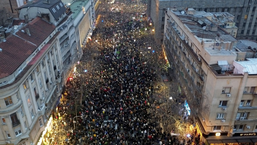 Avertizare de călătorie în Serbia; sunt anunțate proteste masive