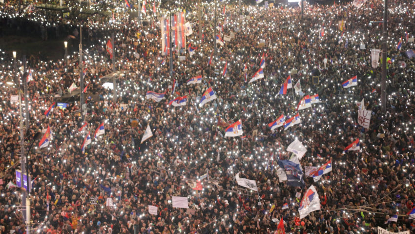 Proteste de amploare la Belgrad